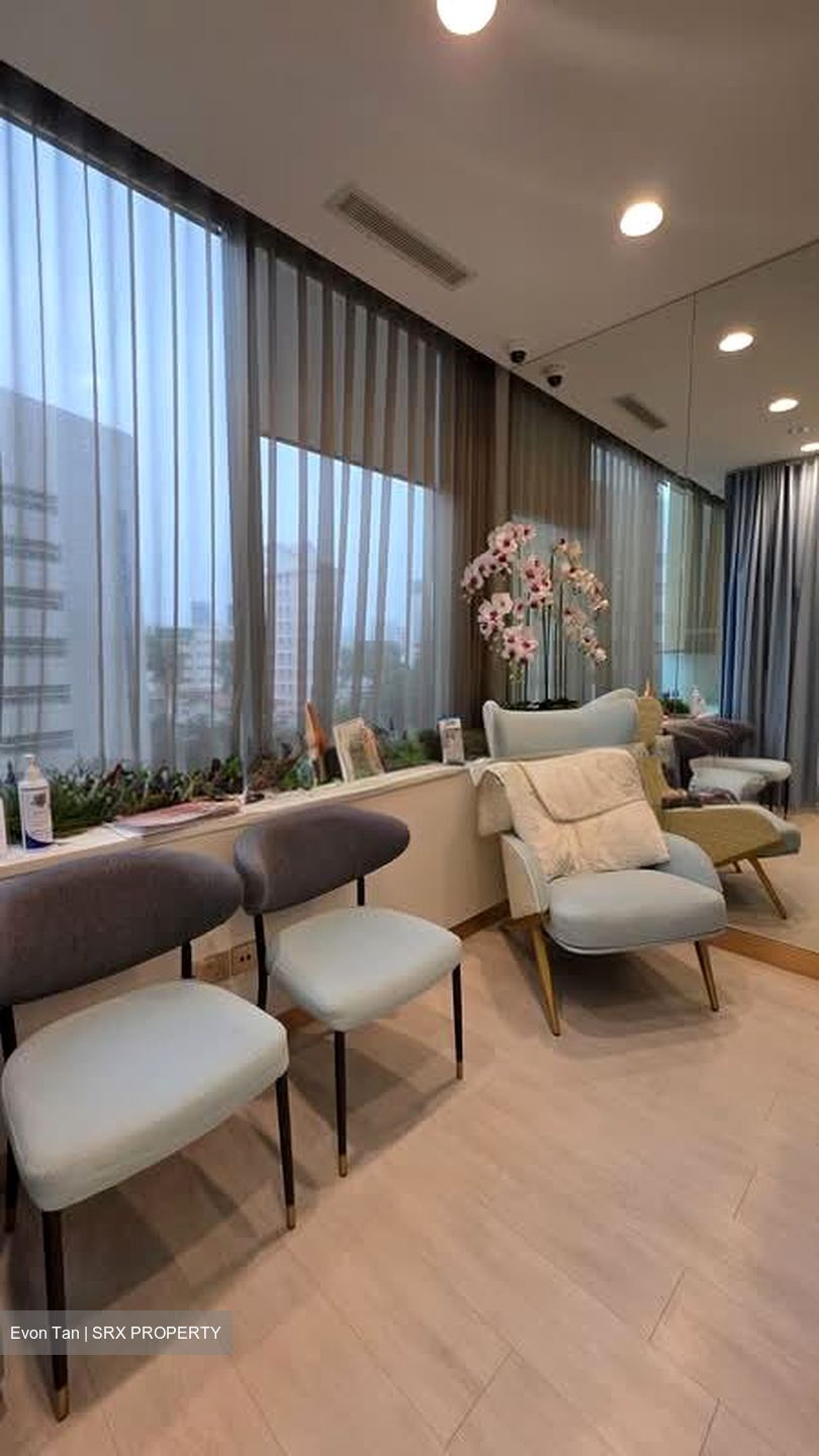 Oasia Hotel/novena Specialist Center (D11), Retail #558265091